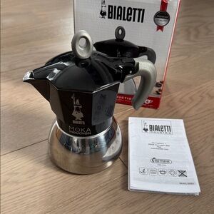 Black and Silver 4 Cup Bialetti Moka Induction Coffee Maker